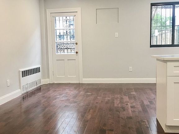 4th image of 56 Livingston St APT 1