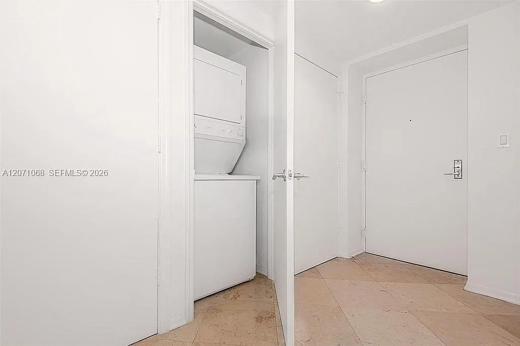 2 bed, 1200 sqft, $4,100 — Photo 4