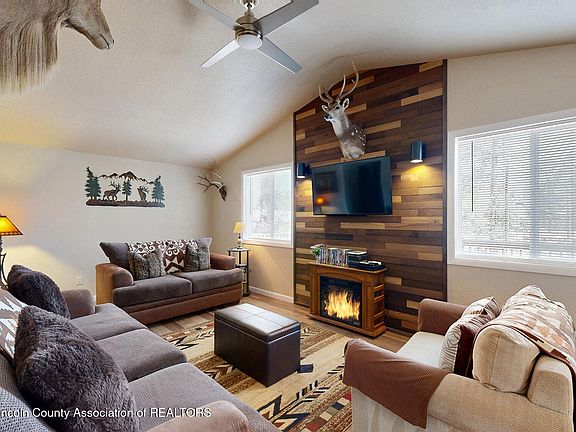 2nd image of 323 Carters Ln