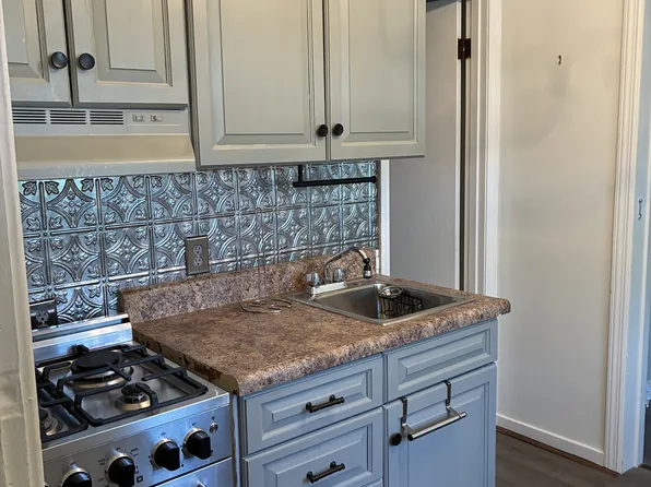 303 N Market St #C, Ligonier, PA 15658