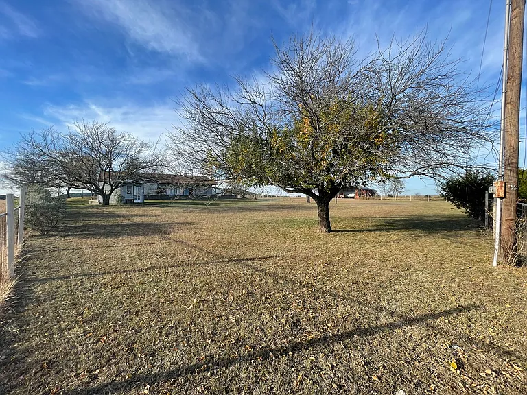 552 Lawson Ln — Photo 32