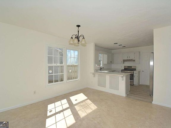 5th image of 2381 Cove Rd