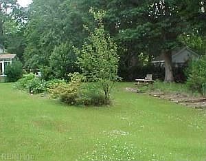5th image of 712 Queen Elizabeth Dr