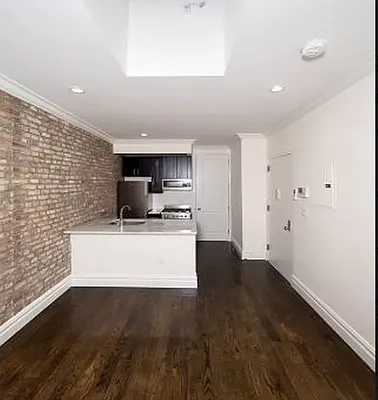 Rented by Avenues Real Estate | media 12