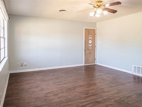 5th image of 901 NW 66th St