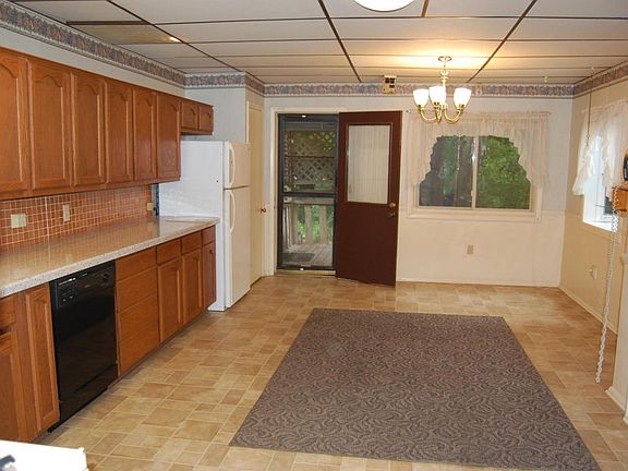 5th image of 3288 Coit Ave NE