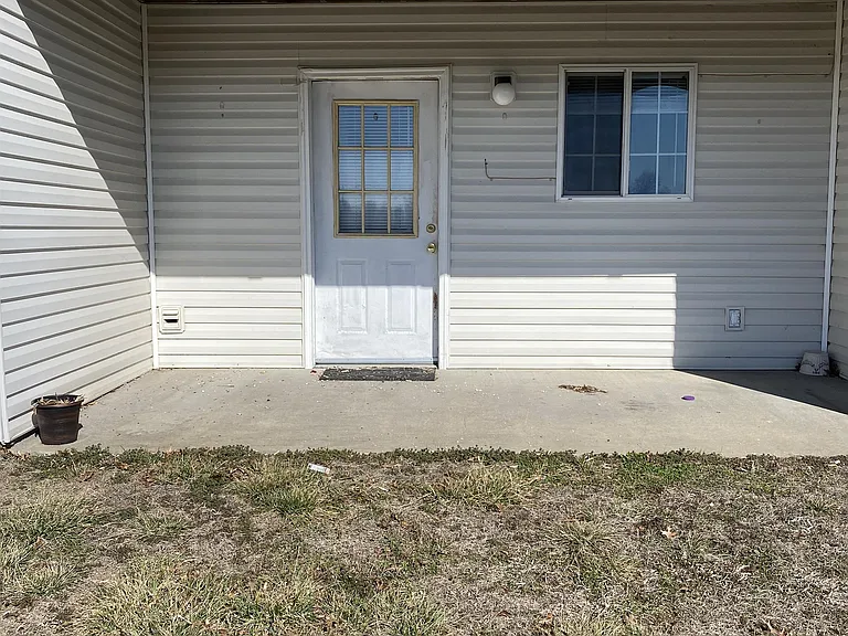 1350 Carlson Dr — Photo 9