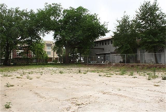 1st image of 1911 S Houston Ave