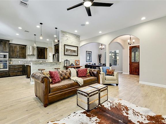 2nd image of 21442 Lakefront Dr