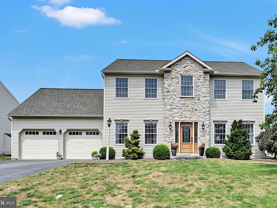 35 Manor Cir, Palmyra — sold Aug 27, 2026