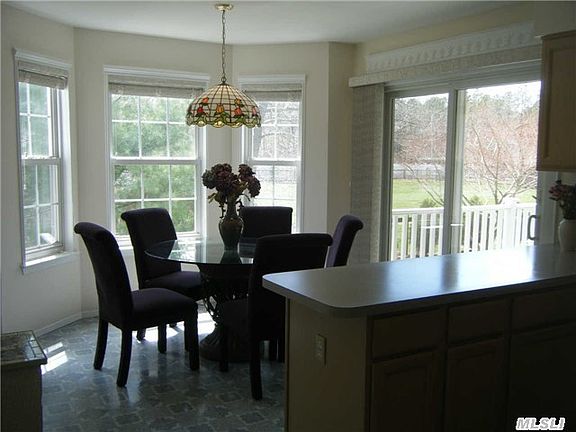 5th image of 258 Radio Ave