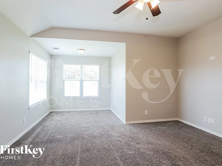 3331 Aegean Dr — Photo 8