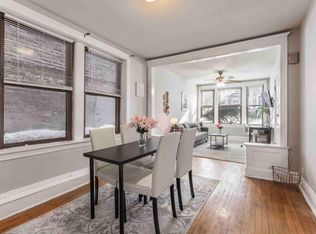 1246 W Nelson St, Chicago, IL 60657