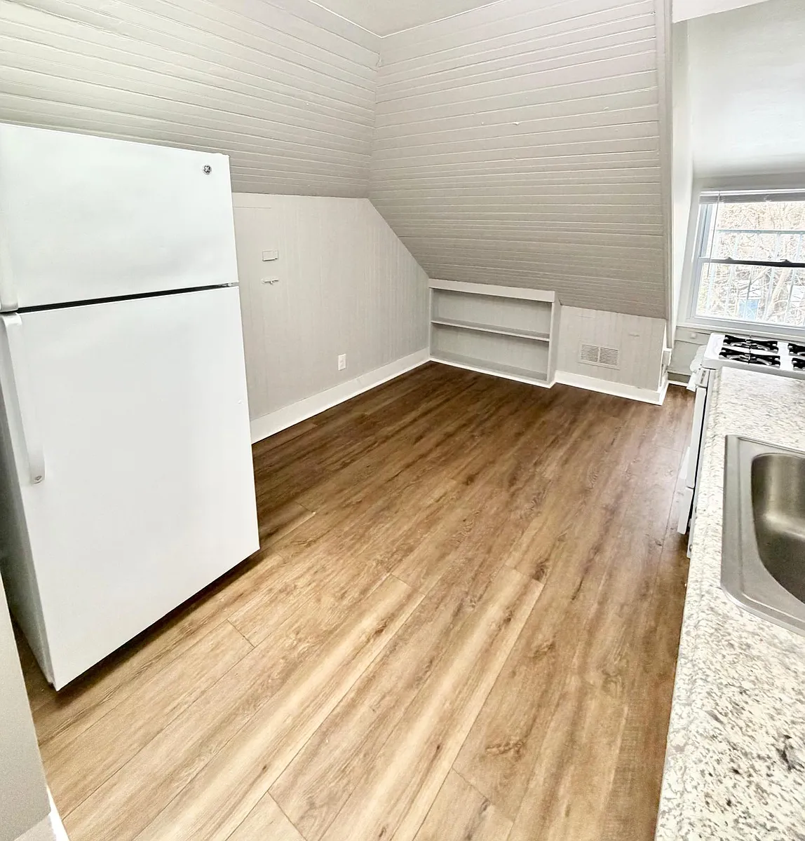 Building Photo - 83 Sachem St #3L
