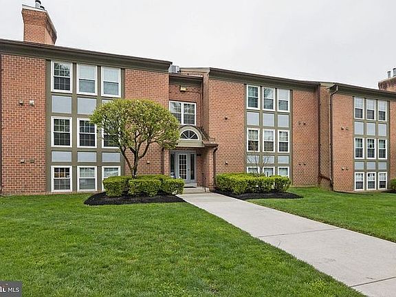 2nd image of 7 Pipe Hill Ct #7B