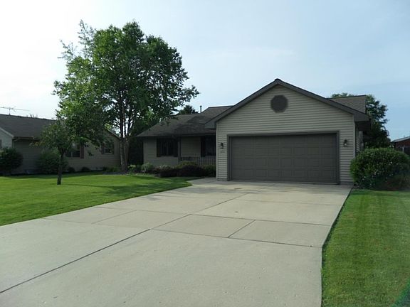 4th image of 3801 Wintergreen Way