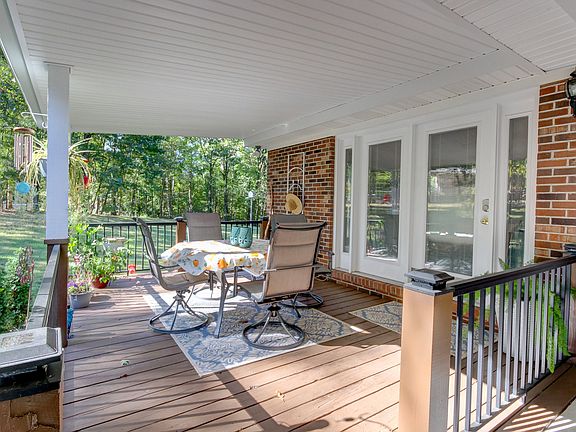 4th image of 832 Asbury Dr