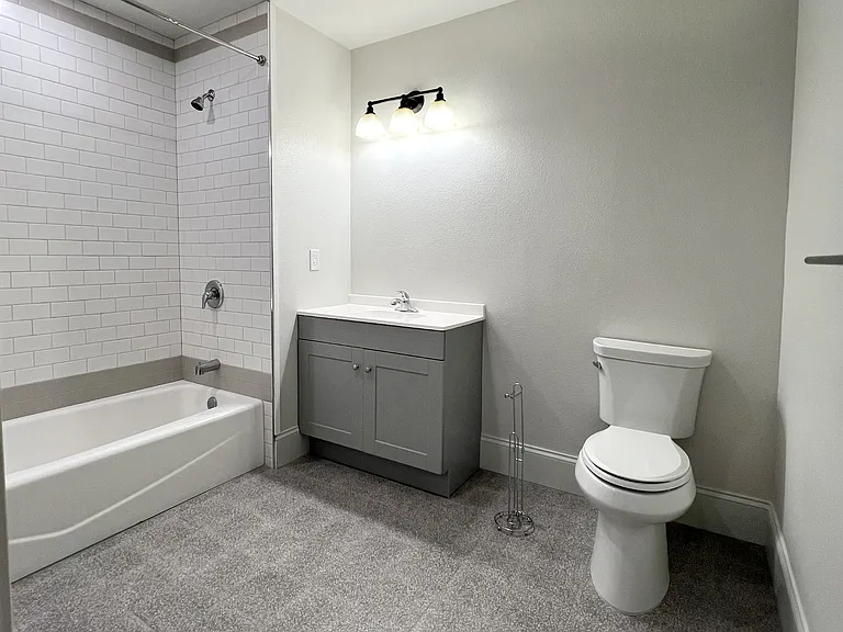 244 E Park Ave #203 — Photo 4