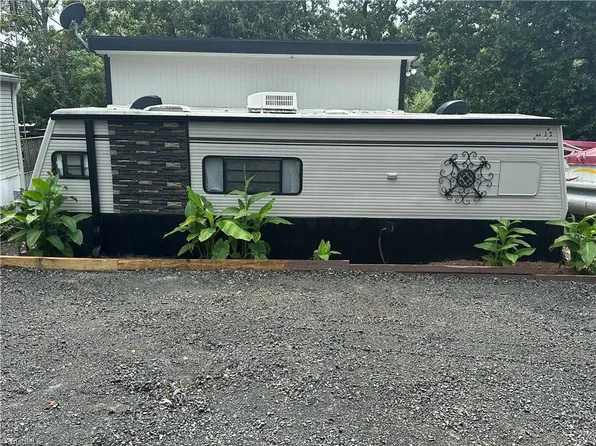 108 Cedar Ln, New London, NC 28127