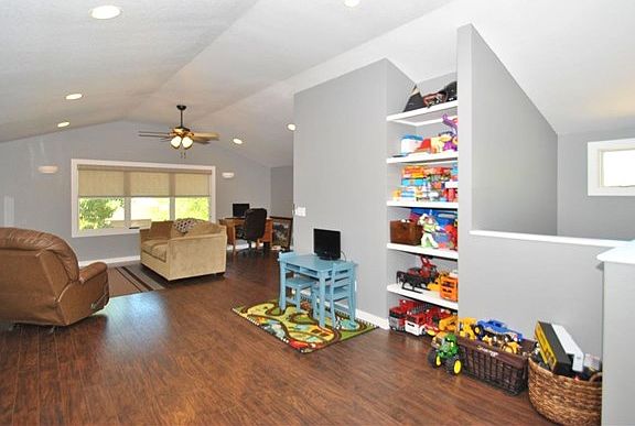 5th image of 1011 Avenue D
