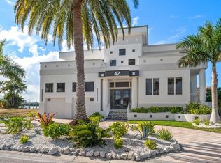 42 Midway Is, Clearwater, FL 33767
