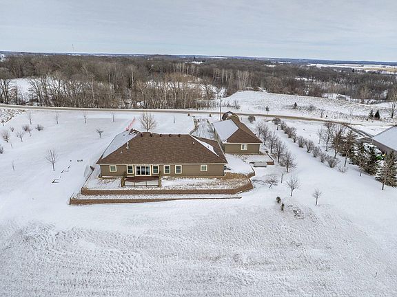 3rd image of 20733 E Dane Prairie Rd