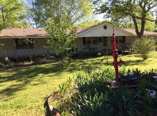 252 Flem Phillips Rd, Ellisville, MS 39437