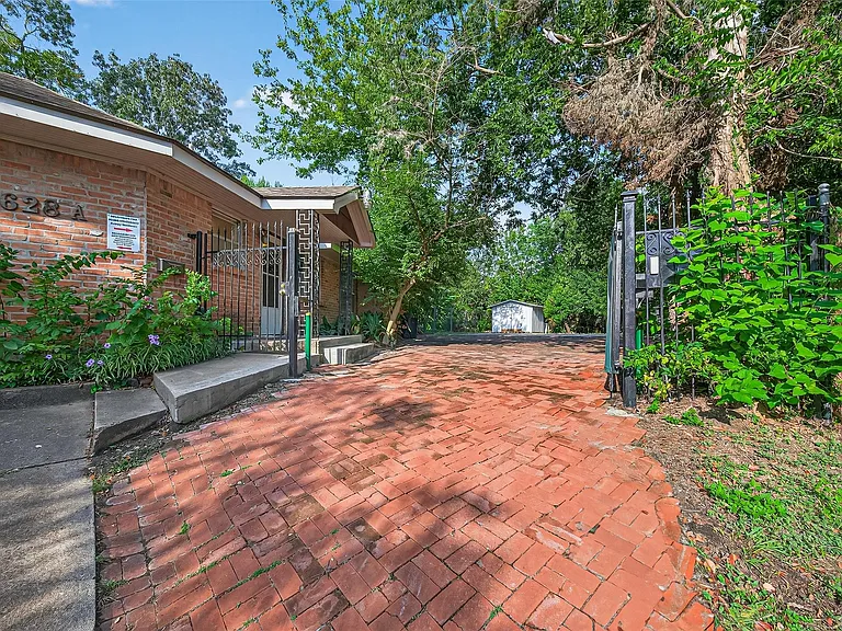 4628 Roseneath Dr #A — Photo 15