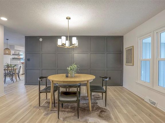 4th image of 18209 Cliff Dr