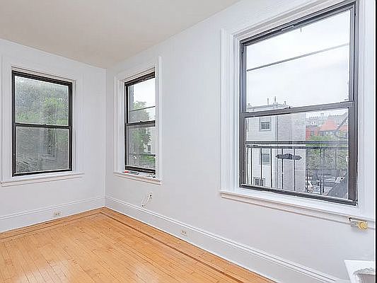3rd image of 1356 Pacific St APT 3C