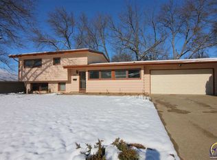 3712 SW 30th Ter, Topeka, KS 66614