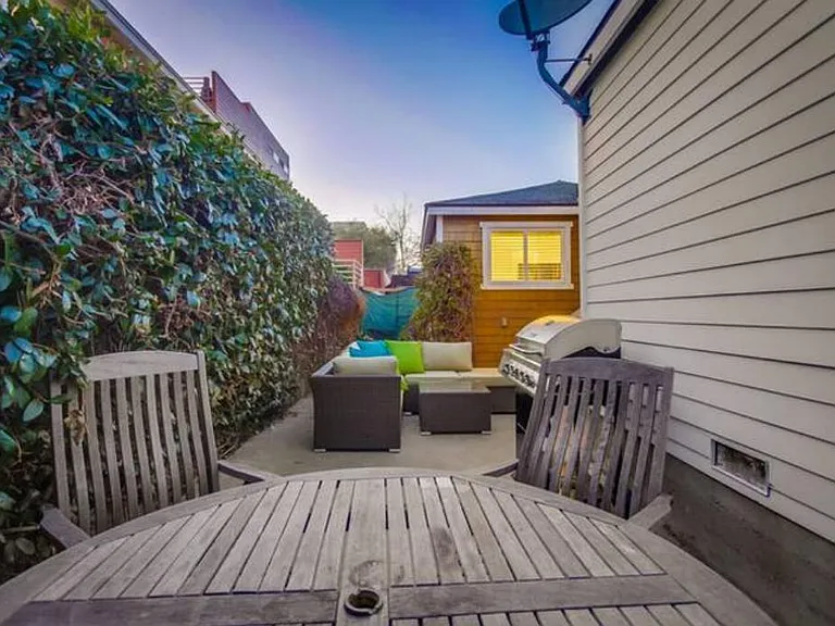 2921 Upshur St — Photo 22
