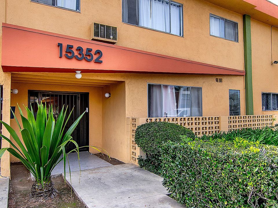 1st image of 15352 Vanowen St #8
