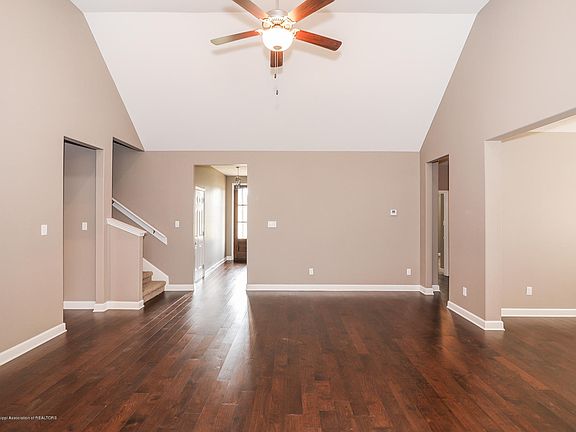 3rd image of 4400 Davall Dr
