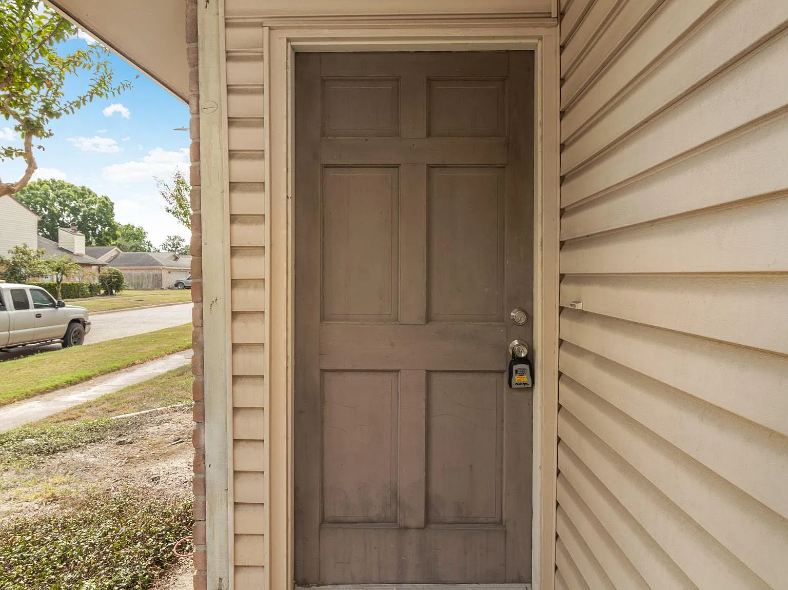 2 bed, 2.0 bath, 1455 sqft, $1,300 — Photo 2