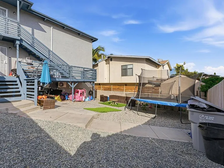 4206 E Division St — Photo 14