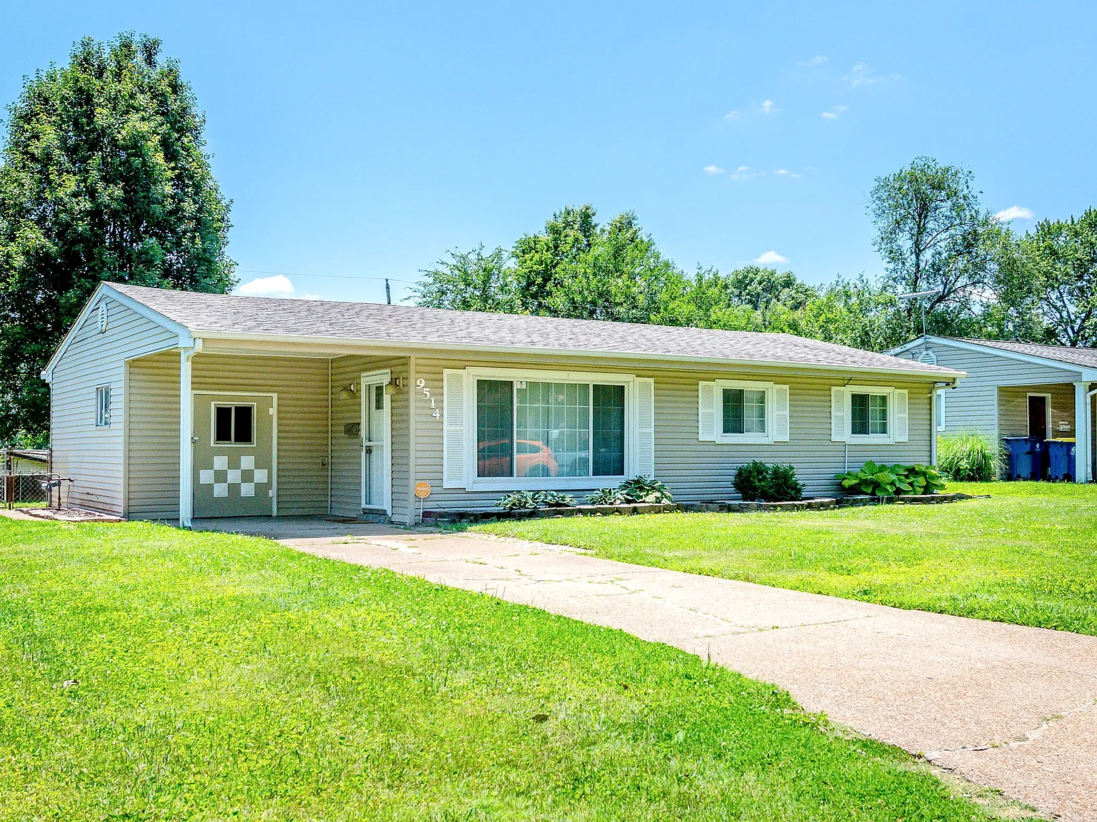 3 bed, 1188 sqft, $1,425 — Photo 3