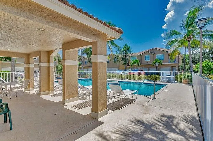 152 Village Blvd #H — Photo 22