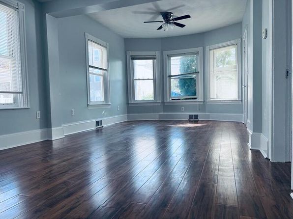 125 Chandler Ave FLOOR 1