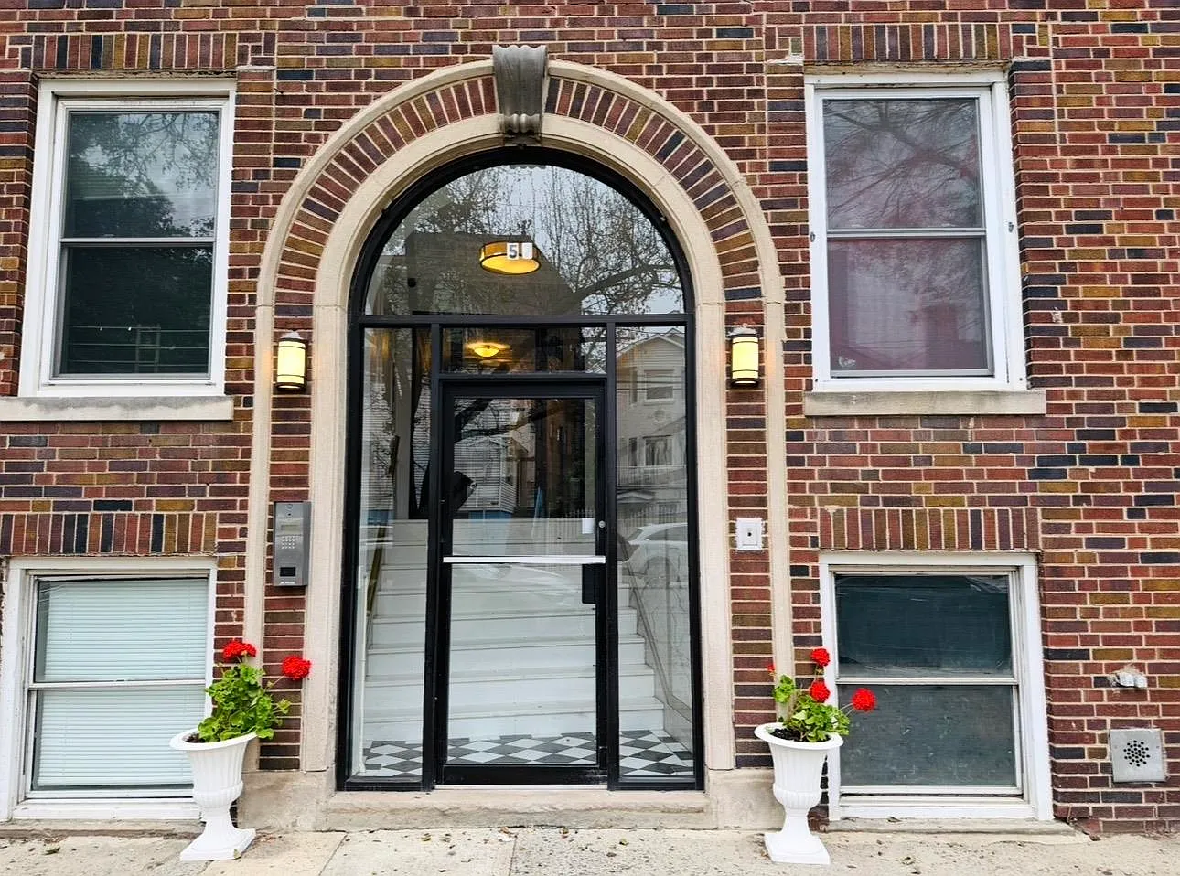 1 bed, 1.0 bath, $1,800 — Photo 1