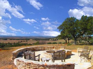 2063 Hermit Hill Rd, Fredericksburg, TX 78624