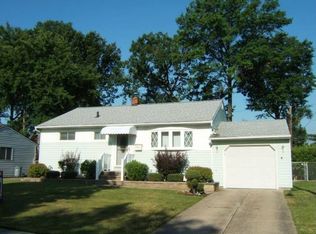 5750 Michael Dr, Brookpark, OH 44142
