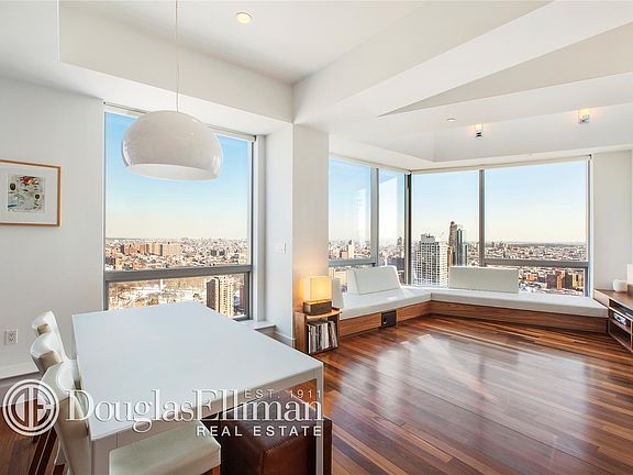 3rd image of 150 Myrtle Ave Penthouse 3607