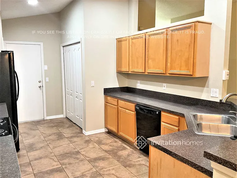 3620 Seminole Dr — Photo 6