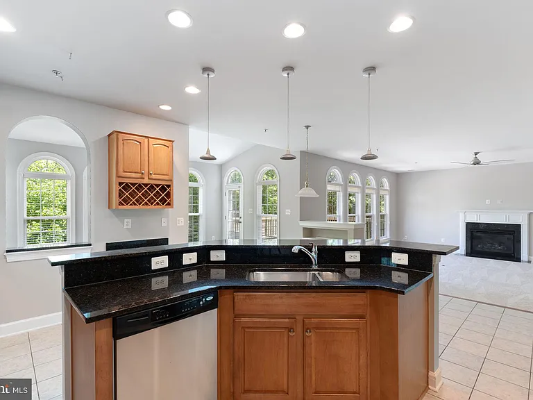 15436 Symondsbury Way — Photo 9