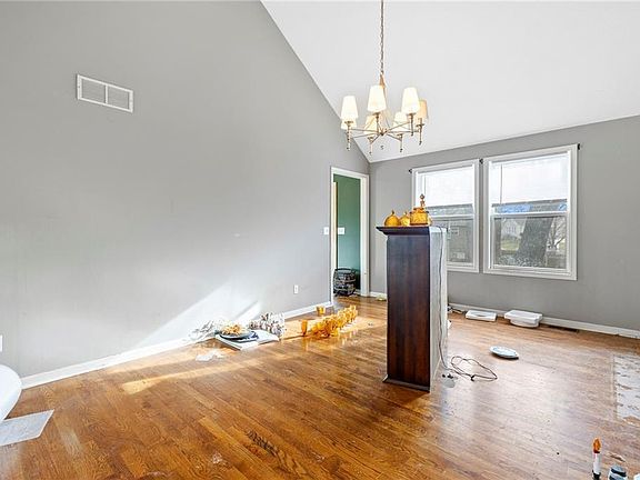 5th image of 34601 W 86th St