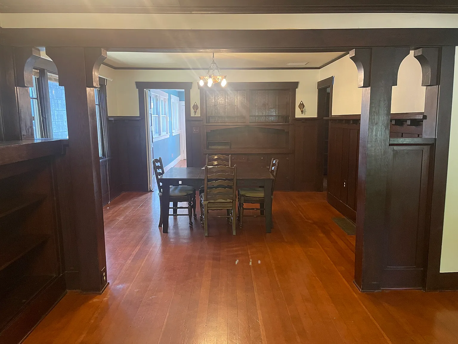 4 bed, 2200 sqft, $3,100 — Photo 3