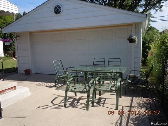 4th image of 26853 Clairview Dr