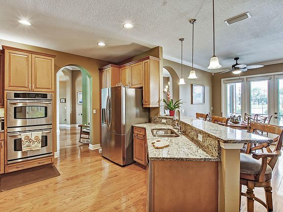 3rd image of 96042 Oak Canopy Ln