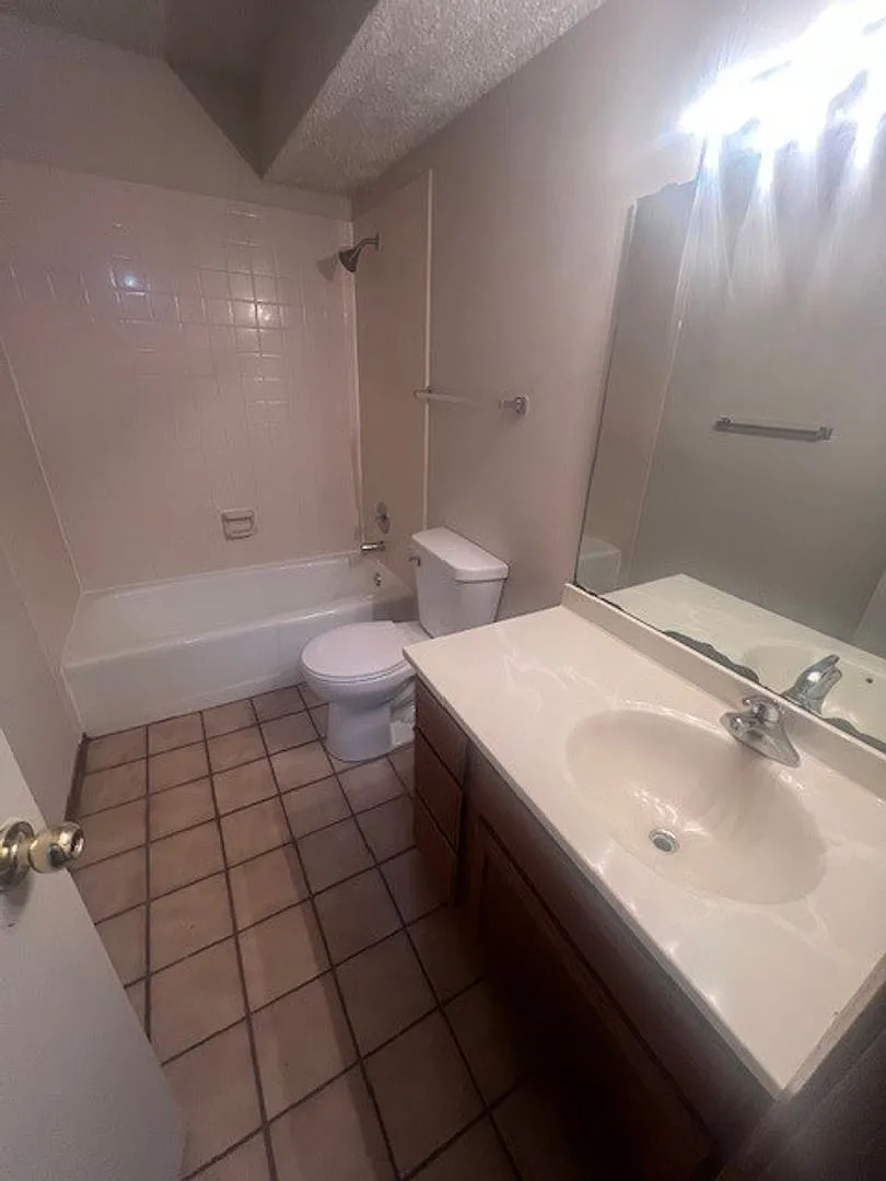 4928 Walker Ave Apartments — Photo 4